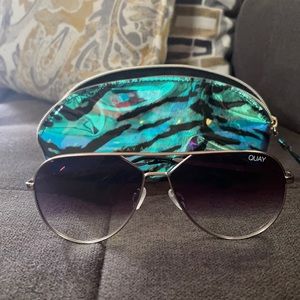 Quay Australia Hold Please Sunglasses